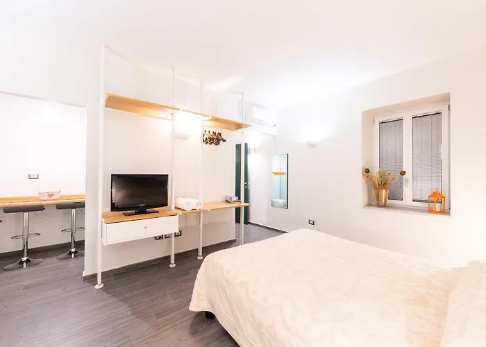 Bien-bi Oda ve Kahvaltı Napoli